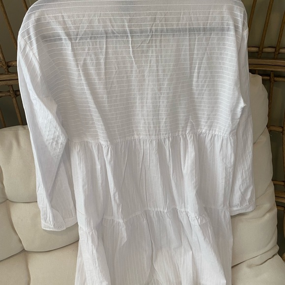 Beautiful Long sleeve white dress - Picture 3 of 4